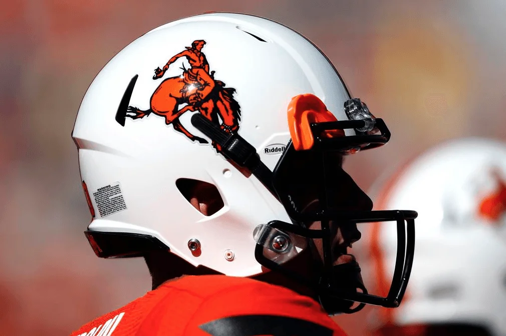 clear football helmet wyoming Cowboys Riddell Speed Replica Full Size Decorate with added Cowboys pride with this Wyoming Cowboys Weathered Helmet Circle Sign 2026 Schutt F7 Air Youth