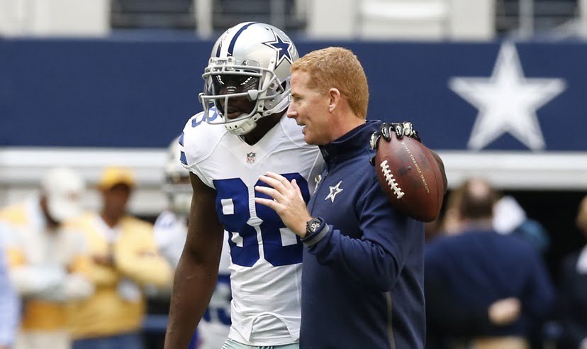 Dez Bryant chats with his head coach. (USATSI)